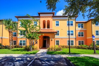 5463 Vineland Rd, Unit 5202 in Orlando, FL - Building Photo - Building Photo