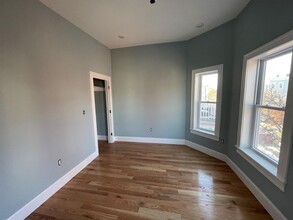 15 Harold St, Unit 3 in Somerville, MA - Building Photo - Building Photo