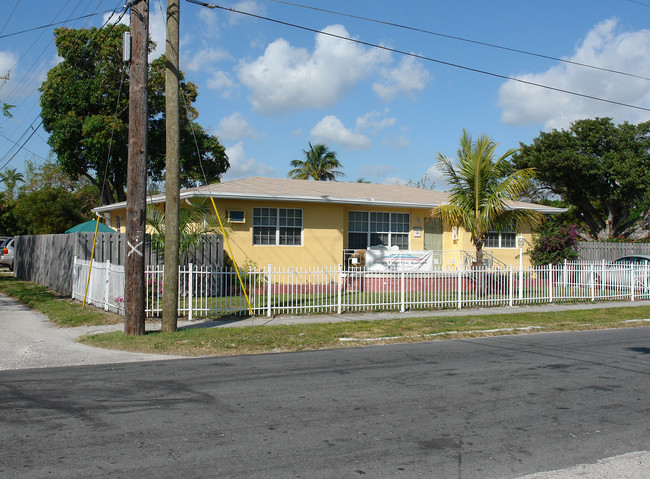 1500 SW 2nd Ave in Dania Beach, FL - Foto de edificio - Building Photo