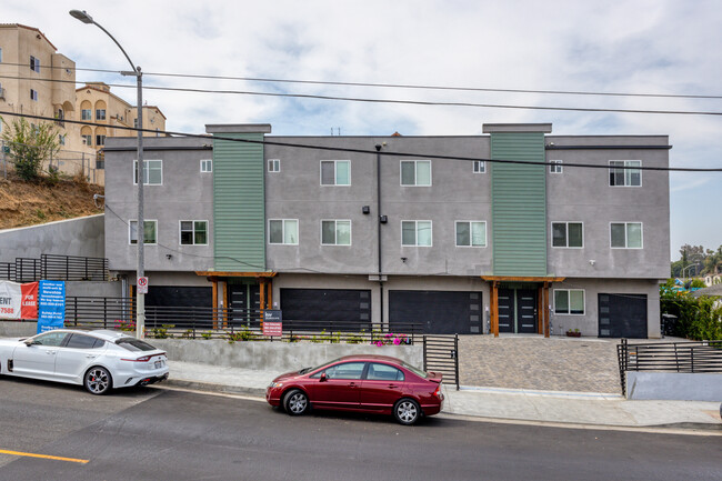 3326 E 6th St in Los Angeles, CA - Foto de edificio - Building Photo