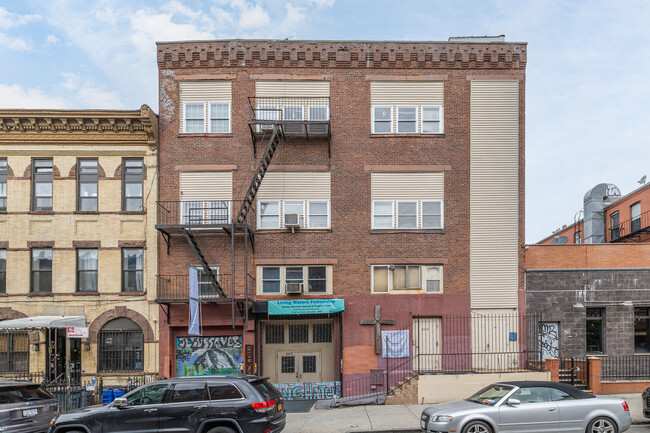 265 Stanhope St in Brooklyn, NY - Foto de edificio - Building Photo