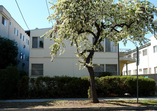 1547 N Alexandria Ave in Los Angeles, CA - Building Photo - Building Photo