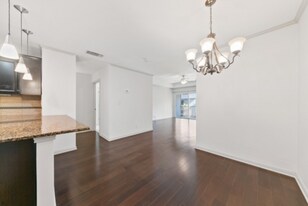 100 Lorenz Rd in San Antonio, TX - Building Photo