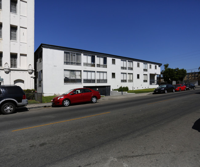 4102 W 5th St in Los Angeles, CA - Building Photo - Building Photo