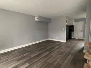 Park Creek Apartments in Charlotte, NC - Building Photo - Building Photo