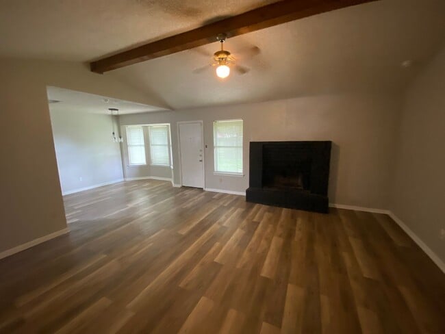 414 Baumann Dr