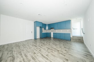 668 Keenan Ave in Los Angeles, CA - Building Photo - Building Photo