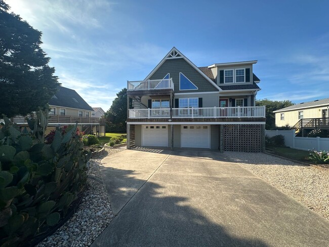 property at 404 W Barracuda Dr