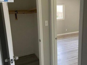 1285 Russell Way in Hayward, CA - Building Photo - Building Photo