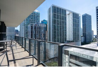 68 SW 6th St in Miami, FL - Building Photo - Building Photo