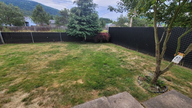 property at 25 W 4th St