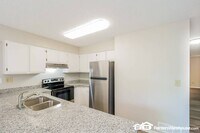 1410 Hawthorne Cir photo'