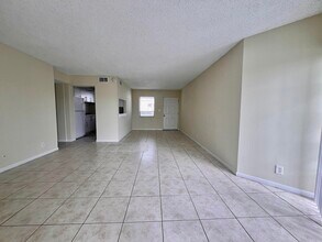 1820 N Congress Ave in West Palm Beach, FL - Building Photo - Building Photo