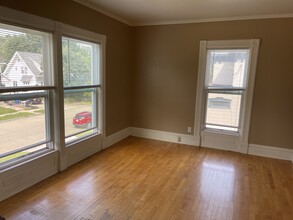 639 Amherst Ave, Unit 639A in Oshkosh, WI - Building Photo - Building Photo