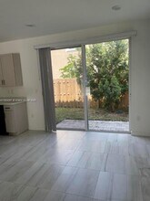 2441 SE 11th St in Homestead, FL - Building Photo - Building Photo