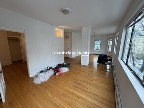 88 Putnam Ave, Unit 2T in Cambridge, MA - Building Photo - Building Photo