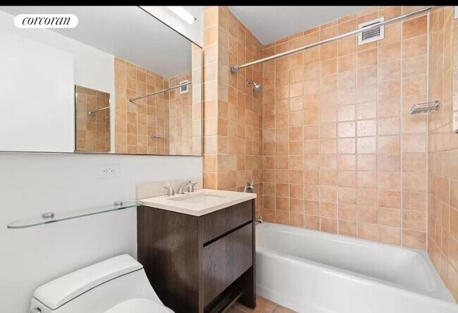 305 E 63rd St in New York, NY - Building Photo - Building Photo