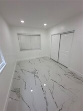 2251 SW 82nd Ave in Miami, FL - Building Photo - Building Photo