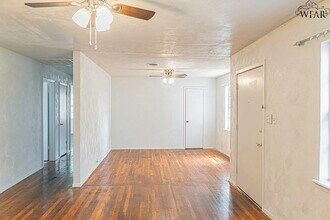 913 Reynolds Ln in Wichita Falls, TX - Building Photo - Building Photo