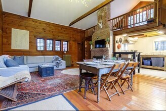 282 Tinker St in Woodstock, NY - Building Photo - Building Photo