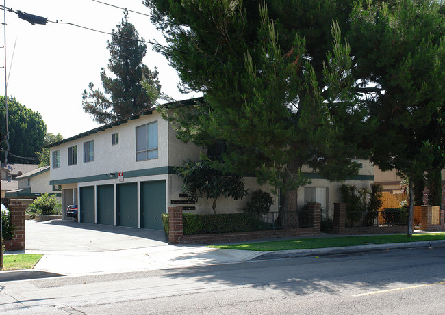 335 S Lemon St in Orange, CA - Building Photo - Building Photo