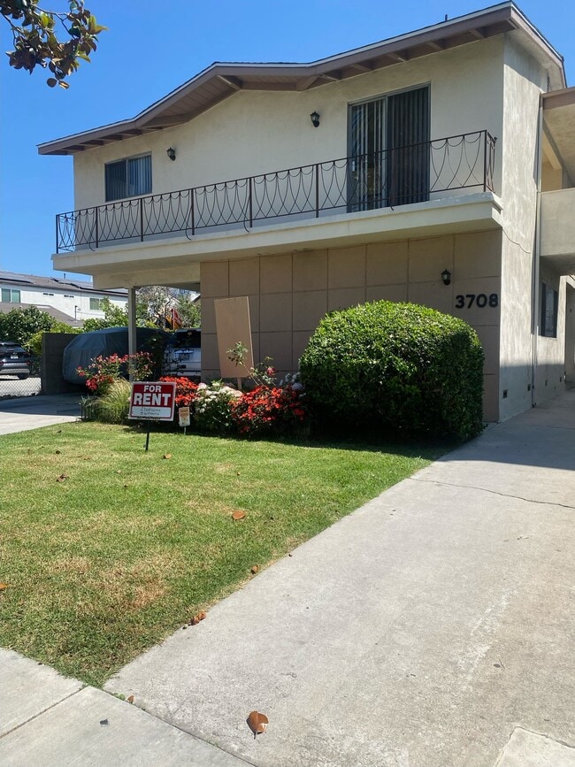 3708 Westwood Blvd in Los Angeles, CA - Building Photo - Building Photo