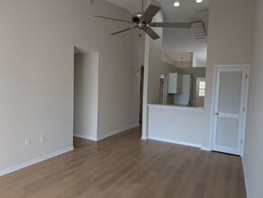 4240 Central Sarasota Pky, Unit 624 in Sarasota, FL - Foto de edificio - Building Photo