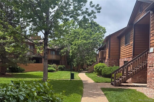 2261 S Buckley Rd, Unit 102 in Aurora, CO - Building Photo - Building Photo