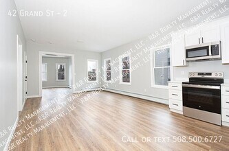 42 Grand St in Worcester, MA - Building Photo - Building Photo