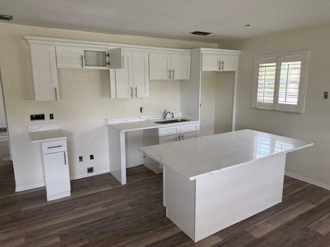 property at 28 Lake Vista Trl