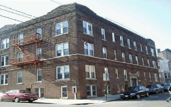 401 18th St in Union City, NJ - Foto de edificio - Building Photo