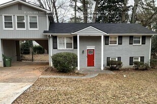 544 Oakside Dr SW in Atlanta, GA - Building Photo
