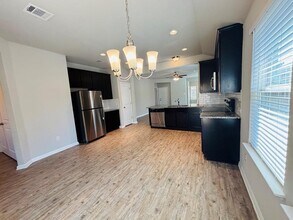 1320 Walden Pond Dr in Pflugerville, TX - Building Photo - Building Photo