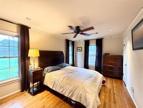9450 Thornberry Ln in Dallas, TX - Building Photo - Building Photo