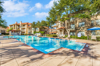 St. Andrews at River Park Apartments in Arlington, TX - Building Photo - Building Photo