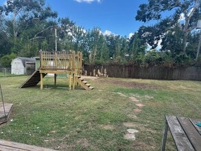 109 Pine St in Lake Jackson, TX - Building Photo - Building Photo