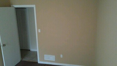 3105 Tara Gale Dr in Louisville, KY - Building Photo - Building Photo