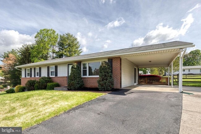 property at 6 Orchard Pl