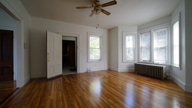 6 Water St in Danvers, MA - Foto de edificio - Building Photo