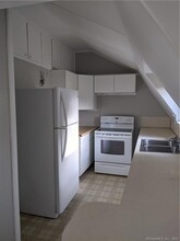 112 Broad Brook Rd in East Windsor, CT - Building Photo - Building Photo
