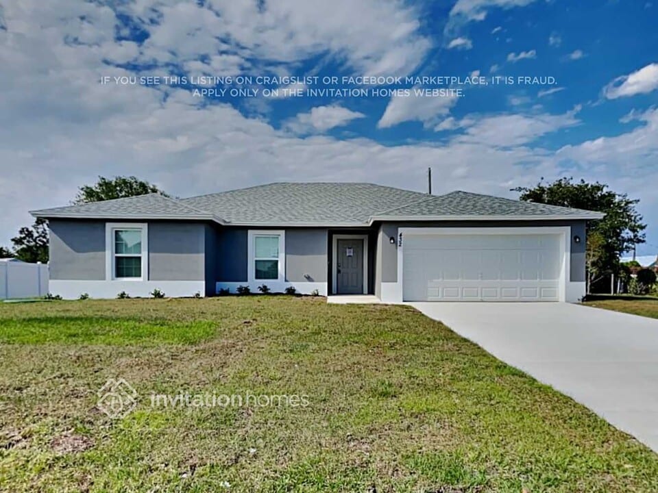 432 SW Log Dr in Port St. Lucie, FL - Foto de edificio