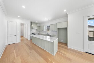 7644 Jeter Dr in Baton Rouge, LA - Building Photo - Building Photo