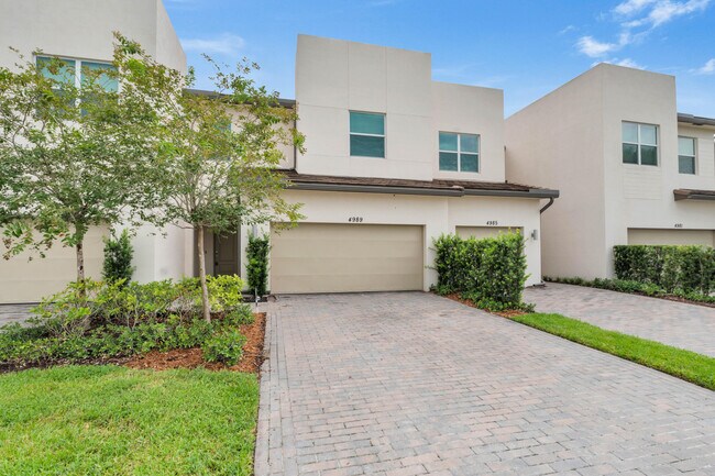 4989 Navali Dr in Wellington, FL - Building Photo - Building Photo