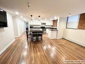 45 Hemenway St, Unit 26 in Boston, MA - Building Photo - Building Photo