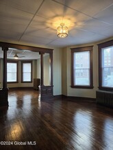 355 Myrtle Ave in Albany, NY - Foto de edificio - Building Photo