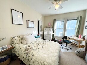 67 Hillside St, Unit 2 in Boston, MA - Foto de edificio - Building Photo