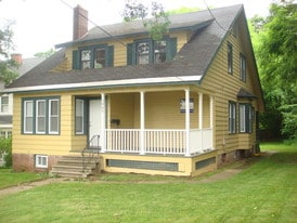 1005 E Colvin St Apartamentos