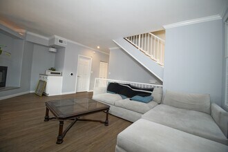 10929 Landale St, Unit 1 in North Hollywood, CA - Building Photo - Building Photo