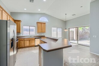 44196 Vineyard St in Maricopa, AZ - Foto de edificio - Building Photo