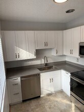 16417 NE 16th Pl in Bellevue, WA - Building Photo - Building Photo